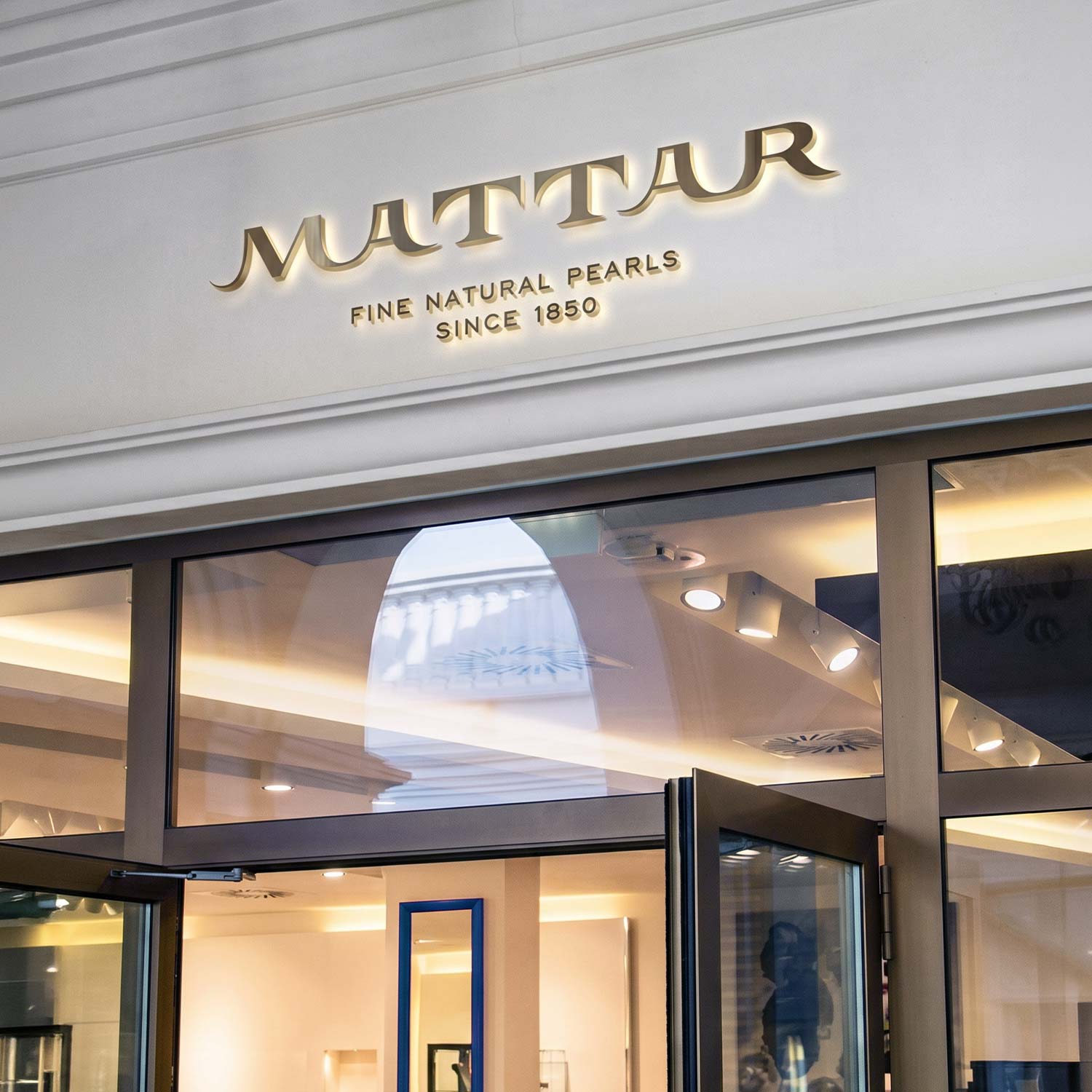     Complete luxury jewelry branding project by 15:03 Design.